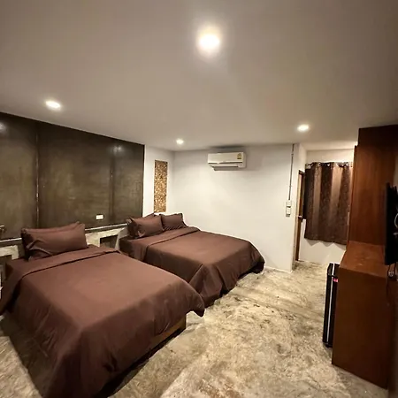 Moonlight Lodge